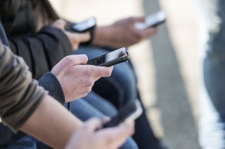 Plus de deux millions de mineurs sont exposés chaque mois à des contenus pornographiques en France (image d'illustration).